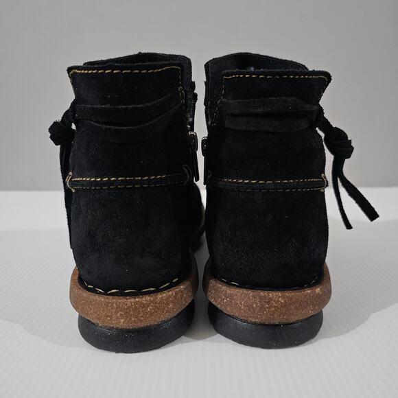 NEW Born Wynter Ankle Bootie Womens 8 Black Suede Distressed Casual Fall Winter - Picture 7 of 13